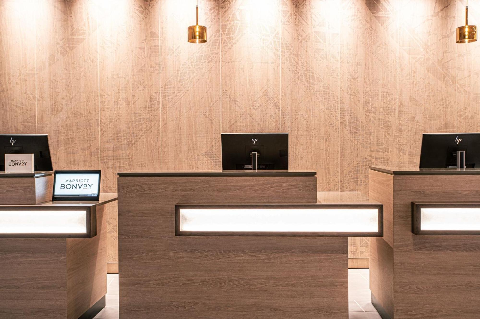 Courtyard By Marriott Paris Porte De Versailles Issy-les-Moulineaux Εξωτερικό φωτογραφία